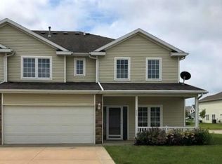 933 Red Hawk Way SE, Altoona, IA 50009