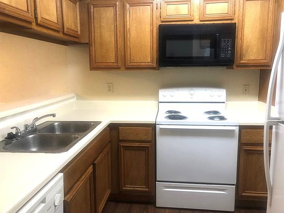 5th image of 2216 Millstone Dr #D