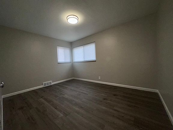 2nd image of 23111 Sussex Ave
