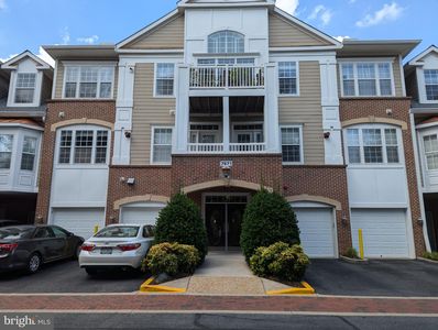 7871 Rolling Woods Ct APT 405, Springfield, VA, 22152