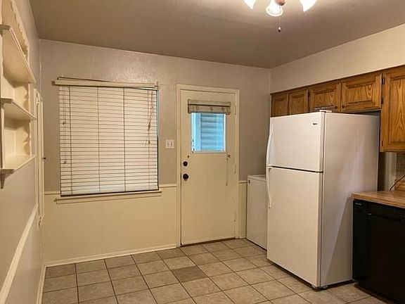 5th image of 1022 Appleblossom Ln
