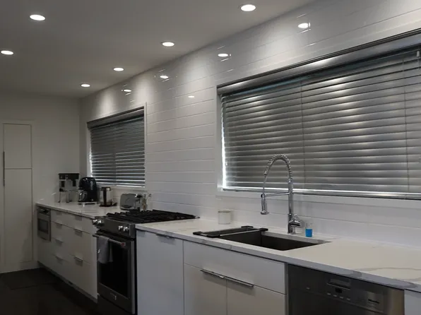 6343 SE Thorburn St, Portland, OR 97215