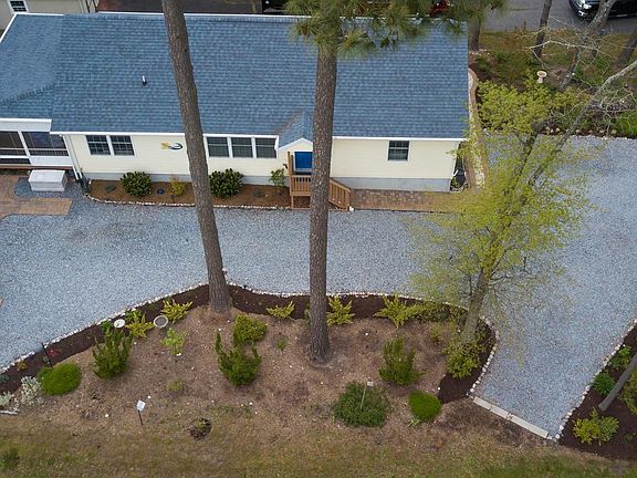4th image of 34538 Tennessee Dr