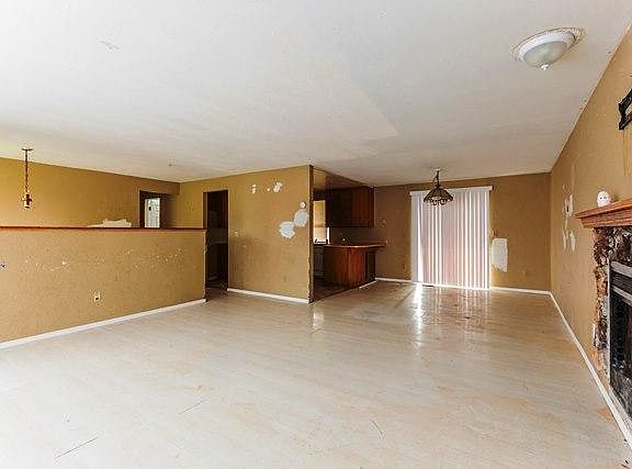 4th image of 2016 167th Street Ct E