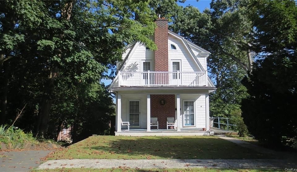 2nd image of 16 Hardy Pl