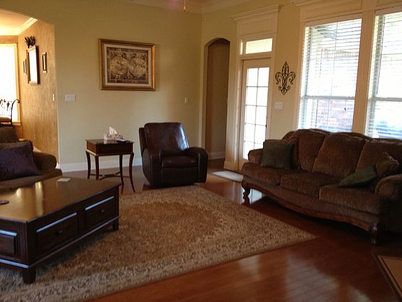 5th image of 128 Lone Oak Dr