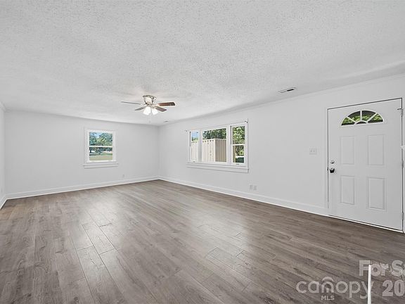 5th image of 1807 S Post Rd