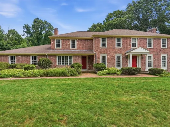 60 Fox Run, East Greenwich, RI 02818