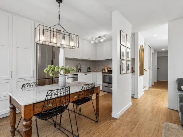 2509 Burian Dr, Coquitlam, BC V3K 5W8