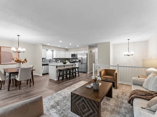 4204 Thornhill Ln, Vadnais Heights, MN 55127