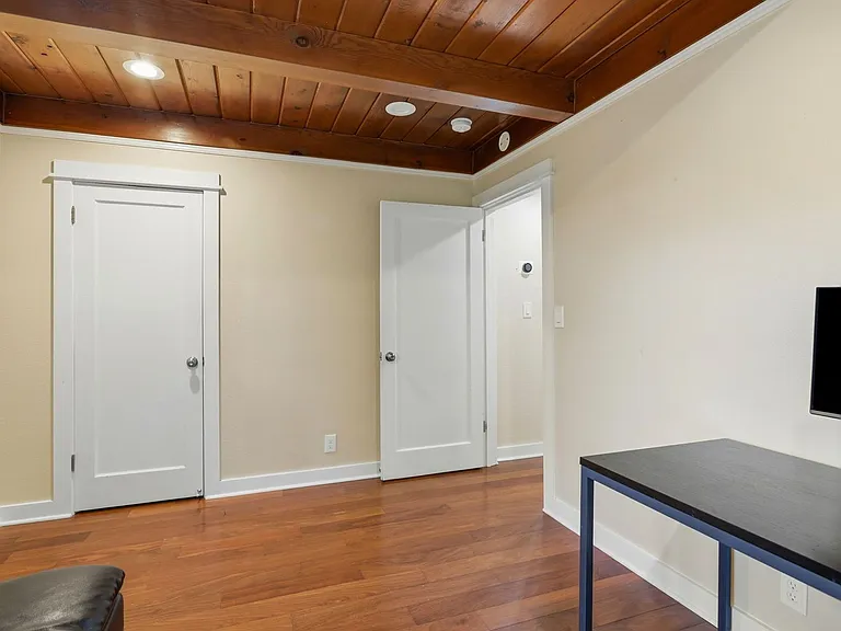 599 Borregas Ave — Photo 23