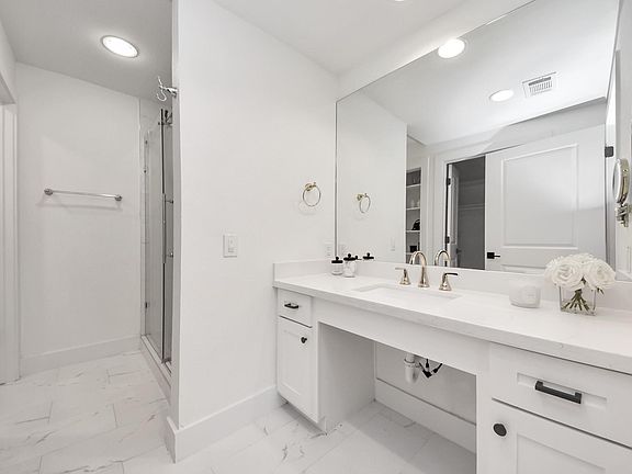 4th image of 2475 Underwood St APT 262