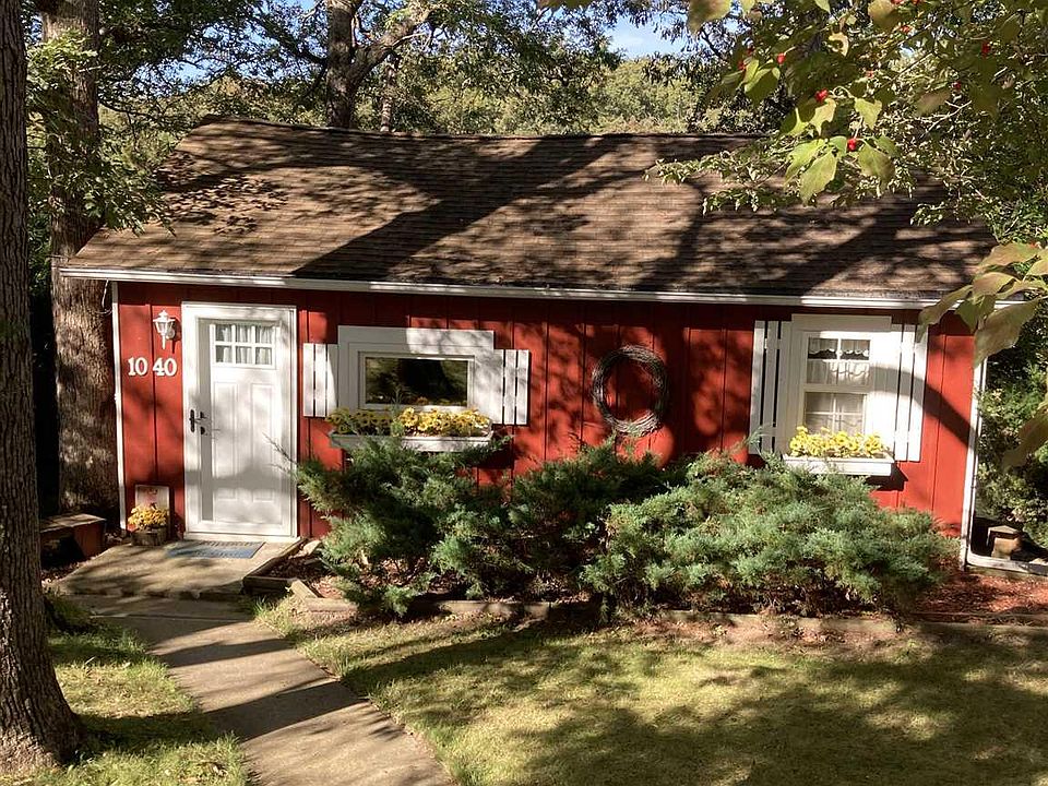 1st image of 1040 Island Ln