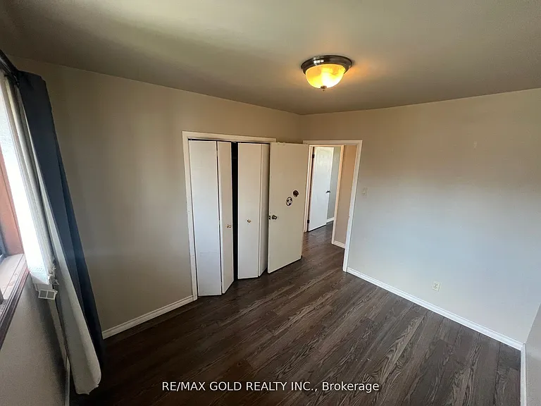 979 Wellington St — Photo 22