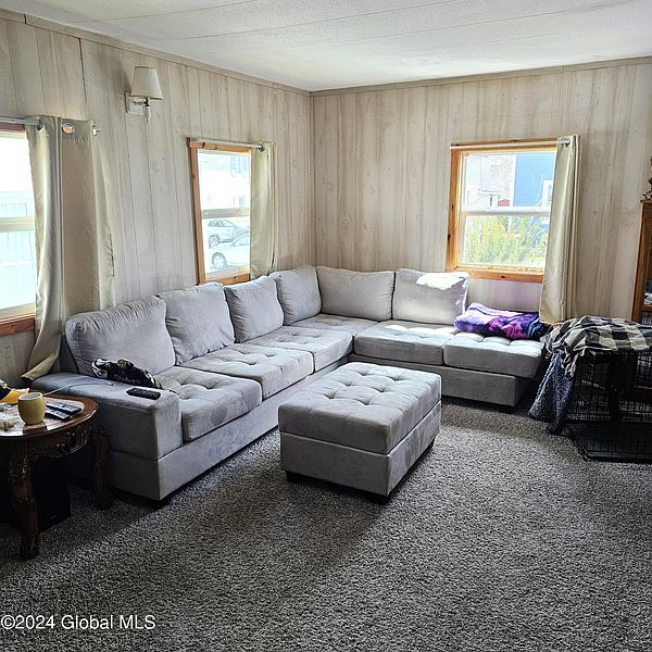 5th image of 28 Newman Avenue