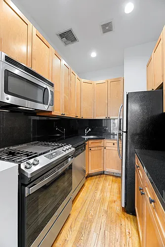 124 E 27th St #2A Photo 1