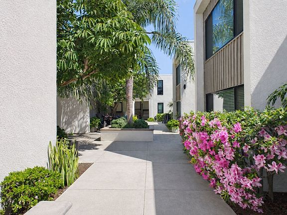 5th image of 1727 Chalcedony St #9