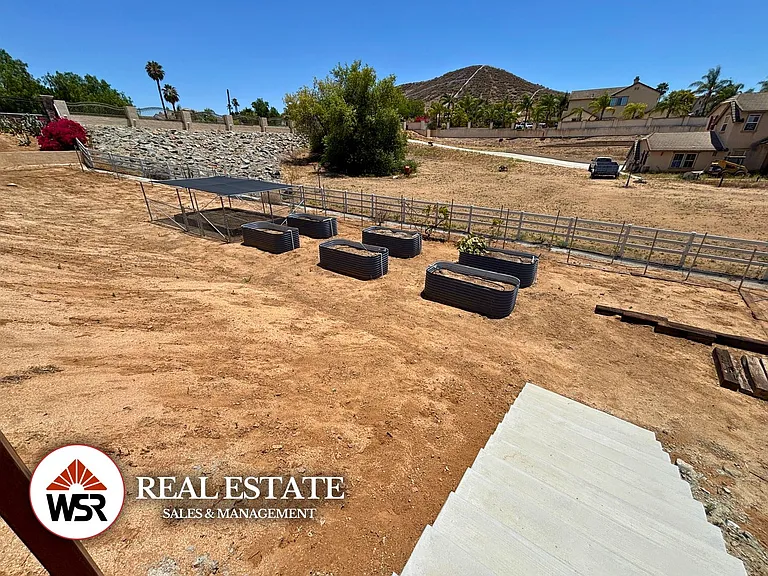 18691 Oak Park Dr — Photo 41