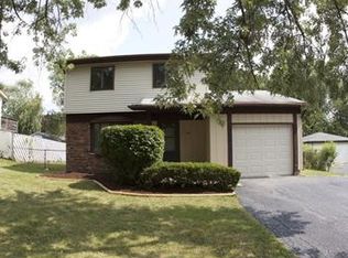 204 Creekside Dr, Bolingbrook, IL 60440