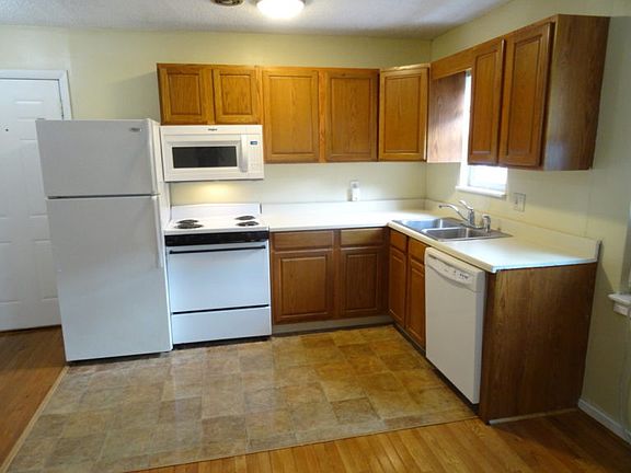 2nd image of 231 Louis St APT 7