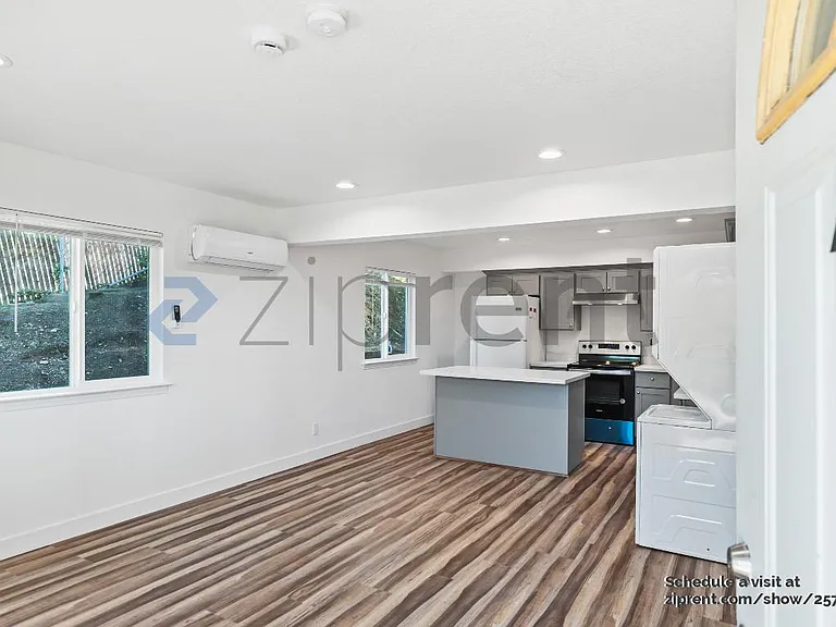 10806 Hubbard Way #A — Photo 5