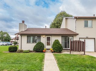 1717 Longwood Dr #1717, Sycamore, IL 60178