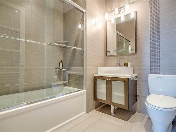 3rd image of 650 Montgomery St #405