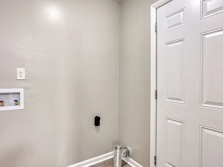726 Fleming Rd — Photo 22