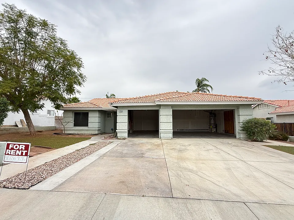79250 Desert Stream Dr