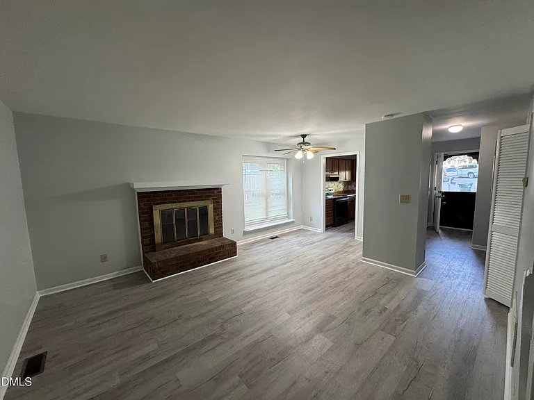 4200 Bertram Dr — Photo 5