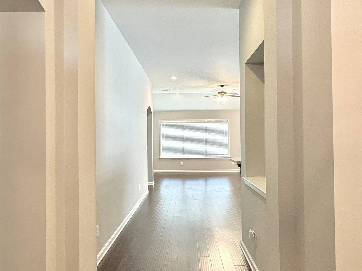 4 bed, 2.0 bath, 2097 sqft, $2,450 — Photo 3
