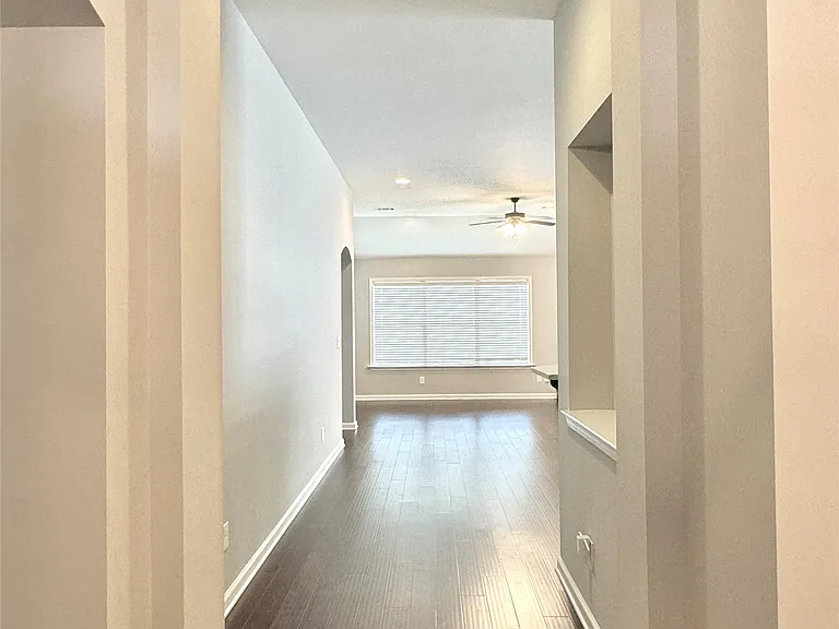 9243 Crescent Lodge Cir — Photo 3
