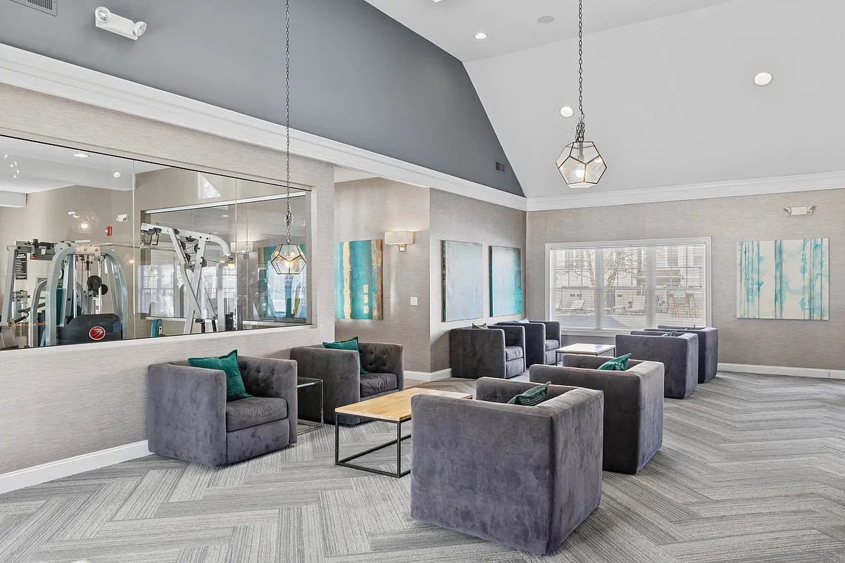 Clubhouse Lounge - Mayfair Square
