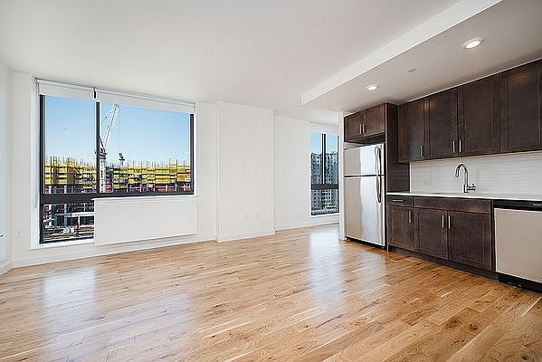 1st image of 14736 94th Ave APT 17K