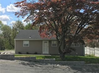 29 Topstone Dr, Danbury, CT