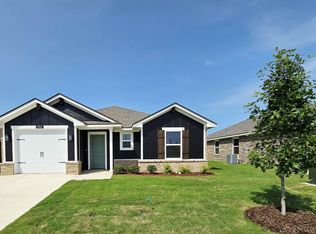 1702 Meadow Ln, Whitehouse, TX 75791