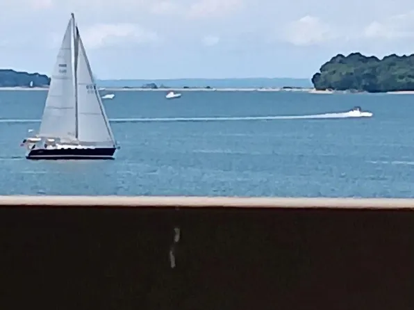 2 Malcolms Lndg Unit 2, Northport, NY 11768