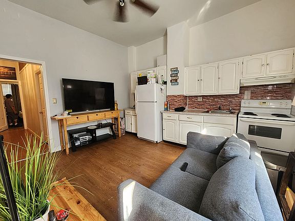2nd image of 2718 39th Ave #1