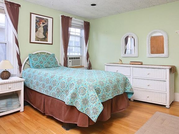 Bedroom #1