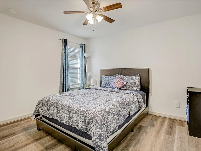 7926 Murciana Dr — Photo 20