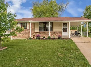 1053 Drexel Dr, Saint Charles, MO 63303