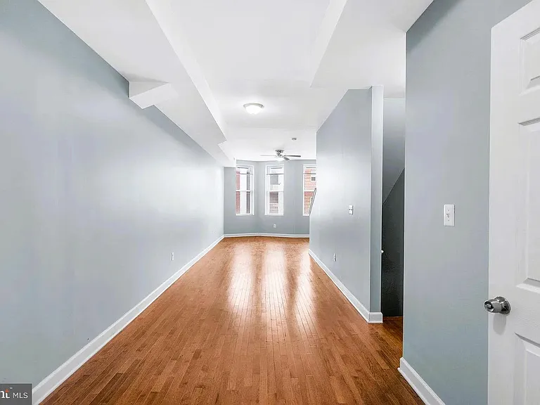 1912 W Baltimore St #2 — Photo 6