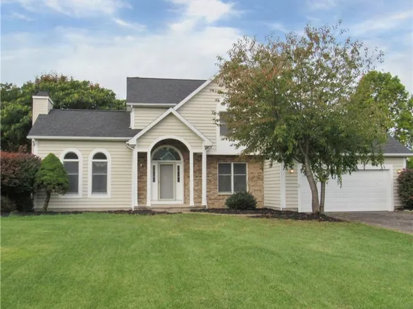 23 Hawkes Trl, Webster, NY 14580