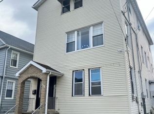 558 Myrtle St FLOOR 1, Elizabeth, NJ 07202