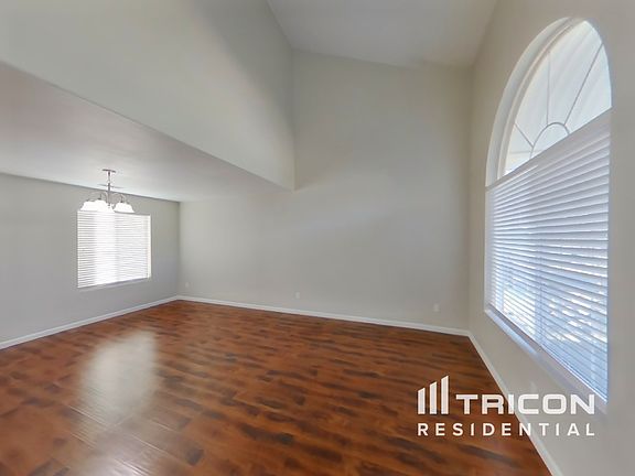 3rd image of 7516 194th Street Ct E
