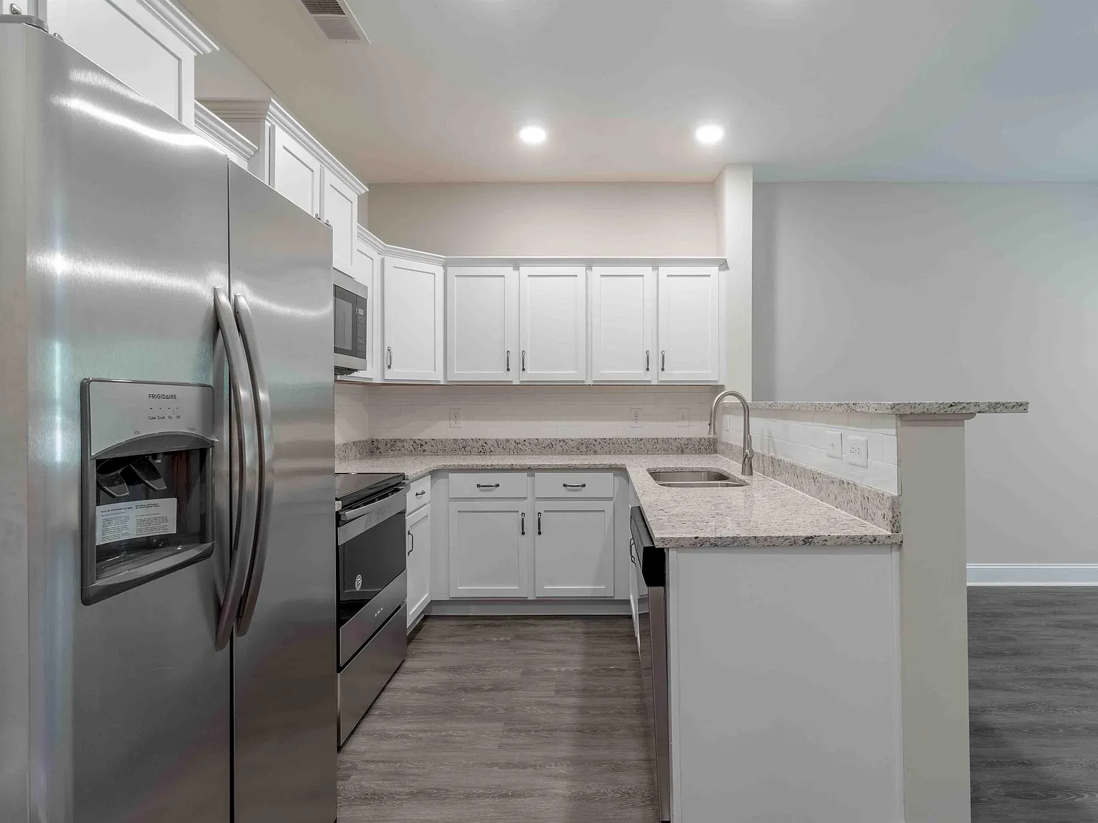 230 Smithson Ln — Photo 3