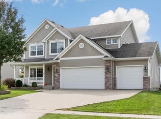 6711 Dean Rd SW, Cedar Rapids, IA 52404