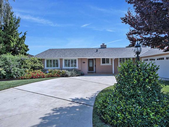 3rd image of 2364 Gundersen Dr