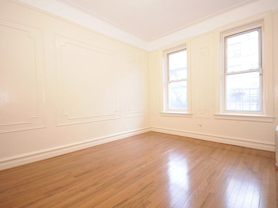 1st image of 923 42nd St APT 2F