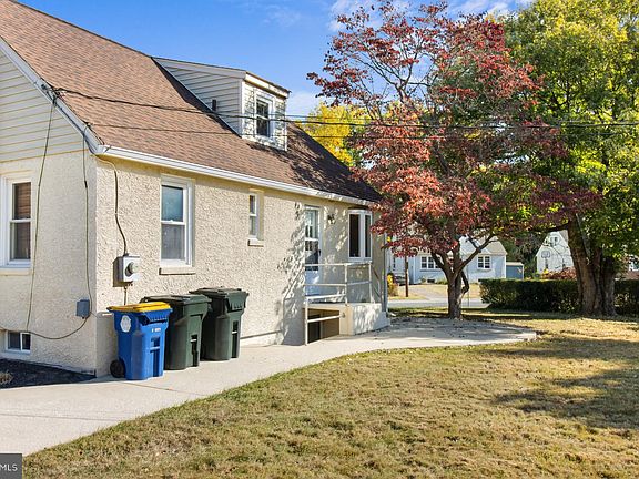 4th image of 704 Swarthmore Dr